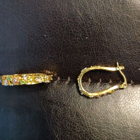 Horseshoe Shaped Gold Earrings Rhinestone Flowers Safety Hook - Picture 5 of 8